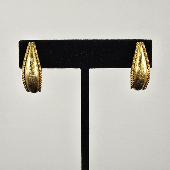 Vintage Monet Gold-Tone Textured Hoop Earrings - Picture 1 of 4